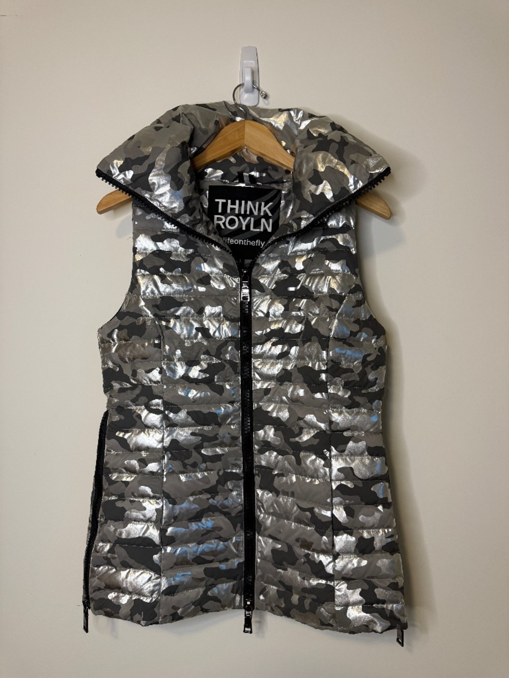 THINK ROYLN Silver Camo Metallic Quilted Puffer Vest-Size S
